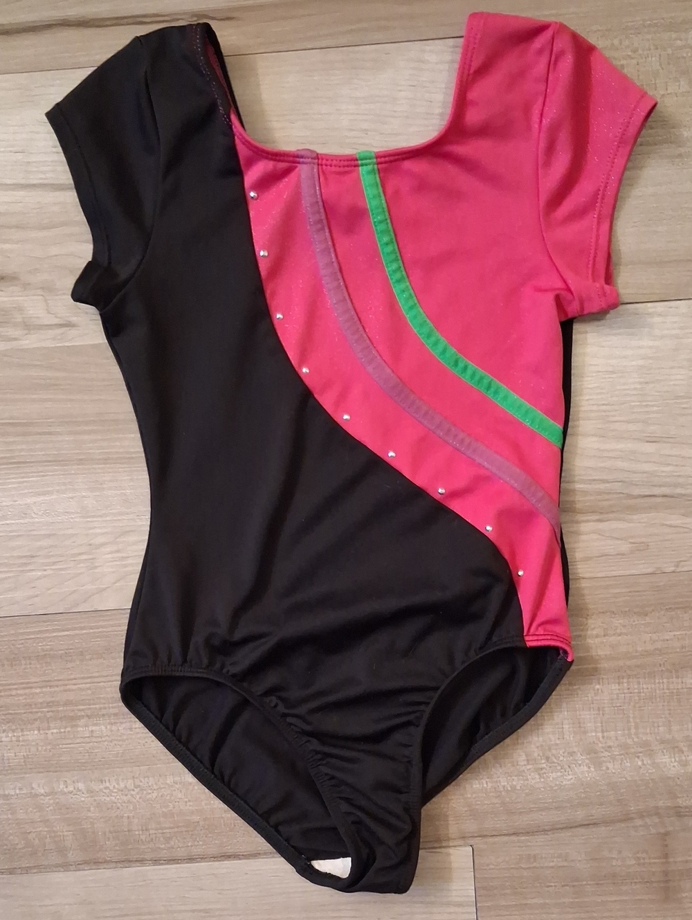 Morét Active Girl Short-Sleeve Pink & Black Gymnastics Leotard Size 6/7 (L)